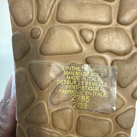 NWOT Giulia Palau Made in Italy Big Girl Sandals with Flowers, Gold Size US 2 - Picture 2 of 7